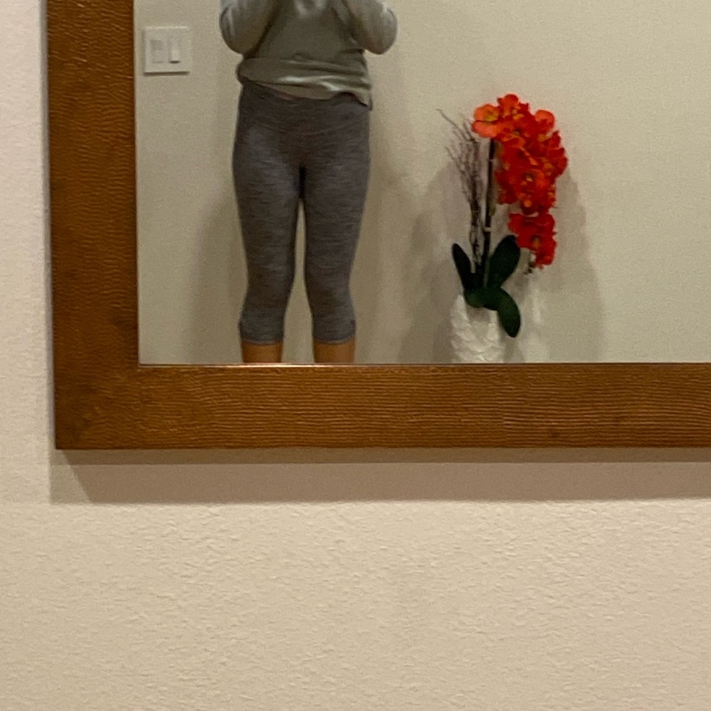 Lululemon Gray capri leggings